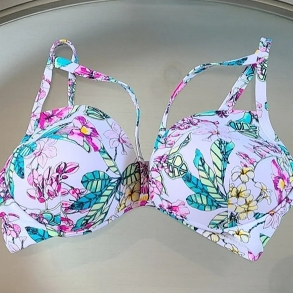 Forever 21 Plus Bikini Top White Floral Swimwear Size 0X XL NWT - Picture 1 of 6